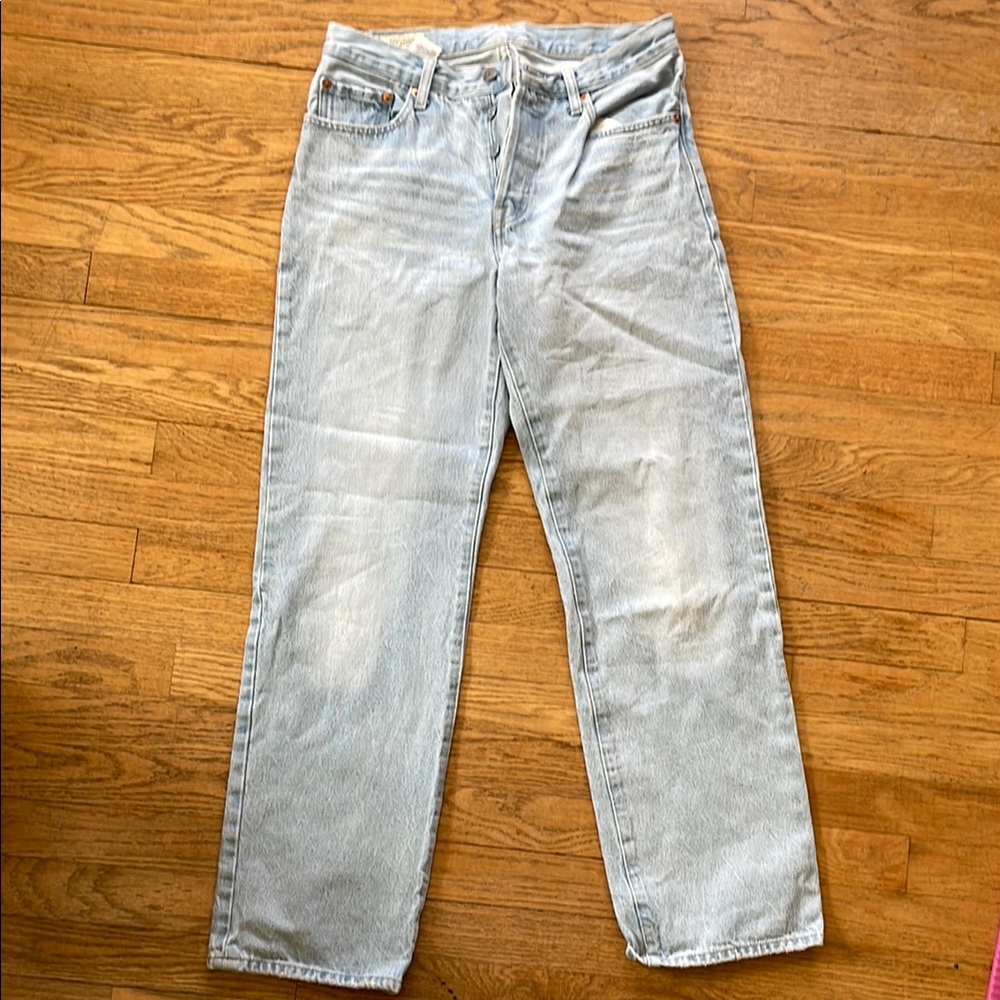 Levi’s Light Wash Jeans - Classic Straight Fit